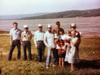 Richard, Stanley, Thel, Tom, Nate, Ben, Kathy, Ryan, Julia, Benjamin and Louise
